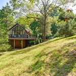 Pet-Friendly Delta Cabin With Private Hot Tub!