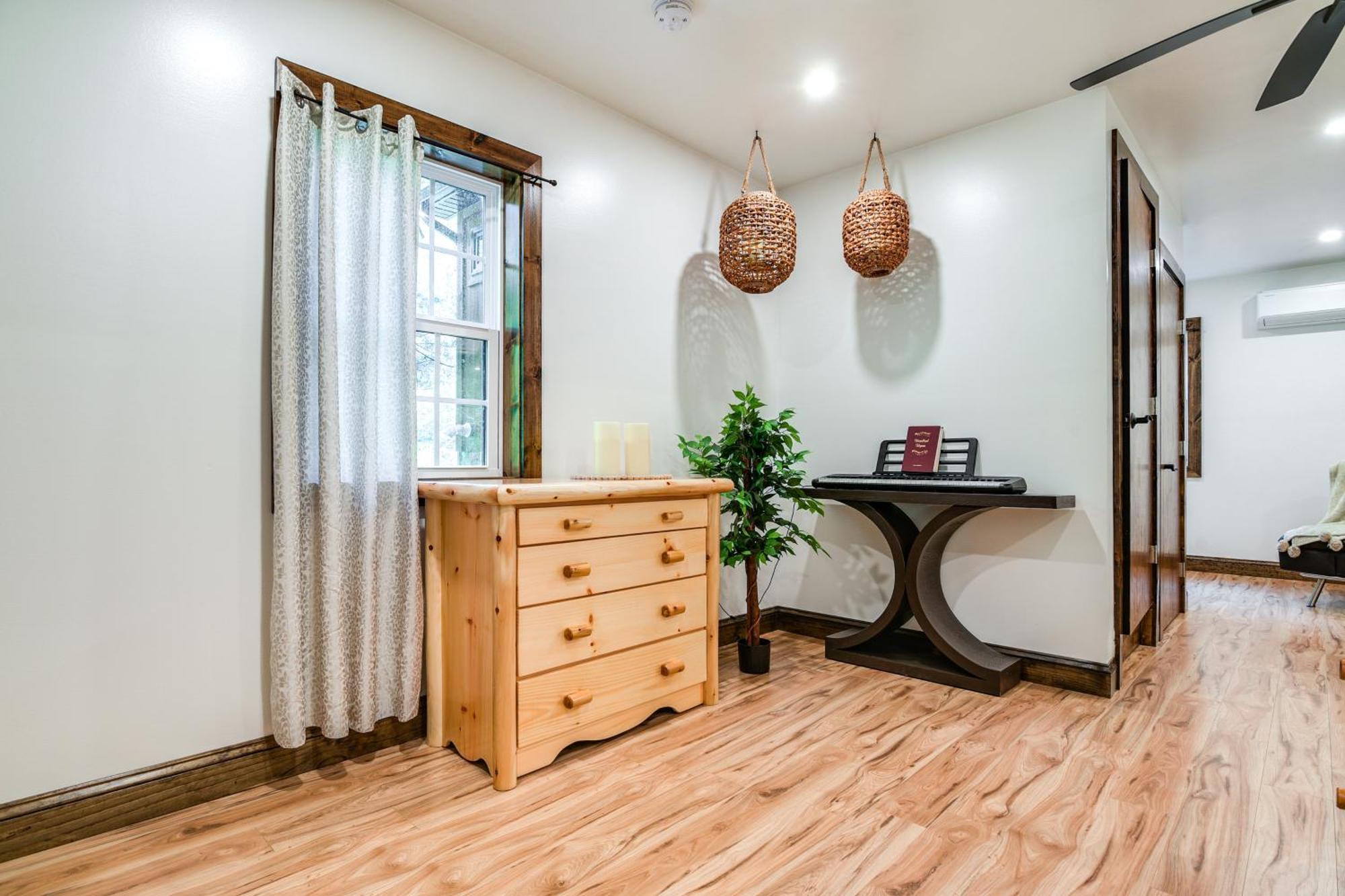 Pet-friendly With Private Hot Tub!
