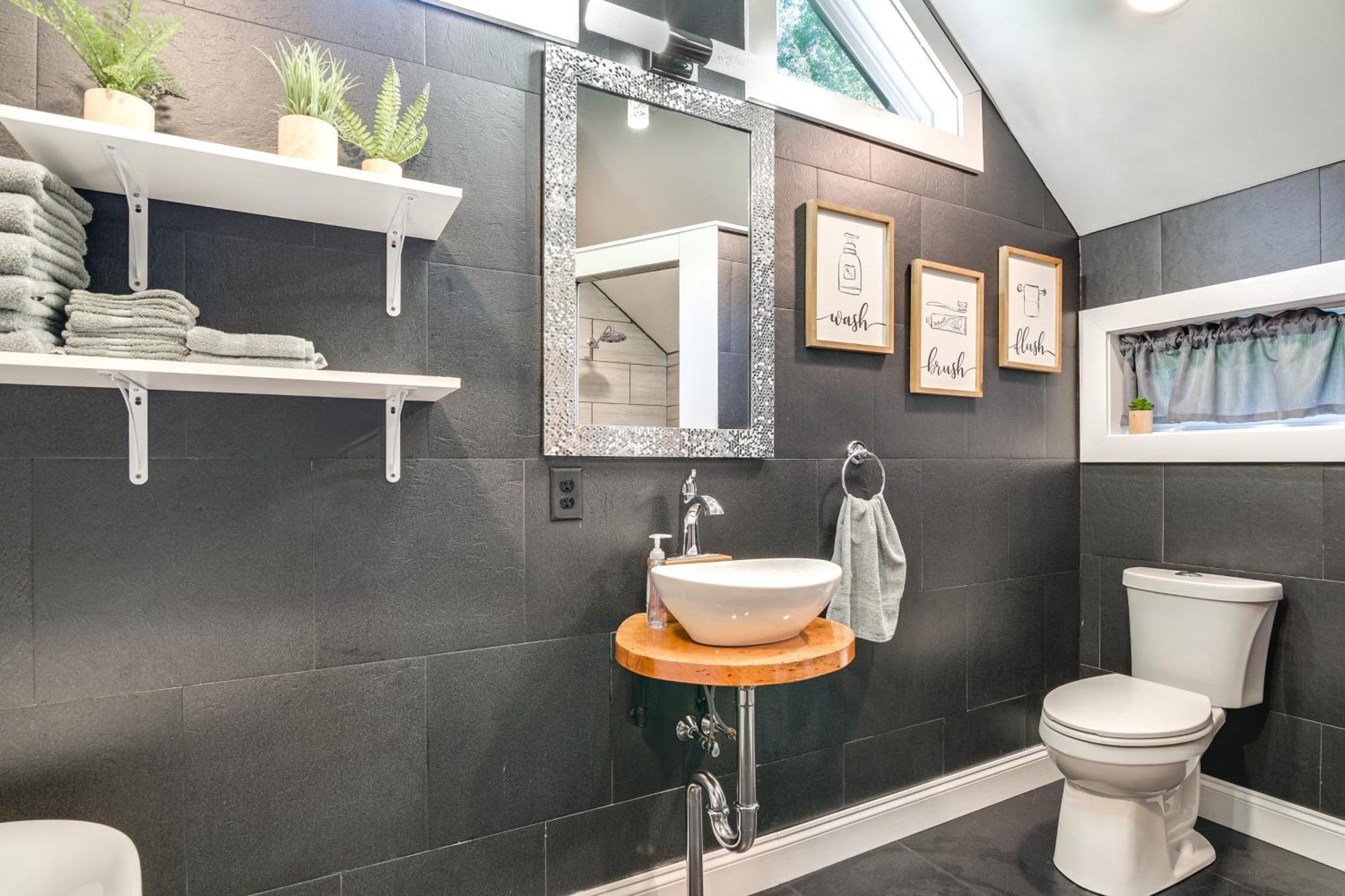 Pet-friendly With Private Hot Tub! Holiday home