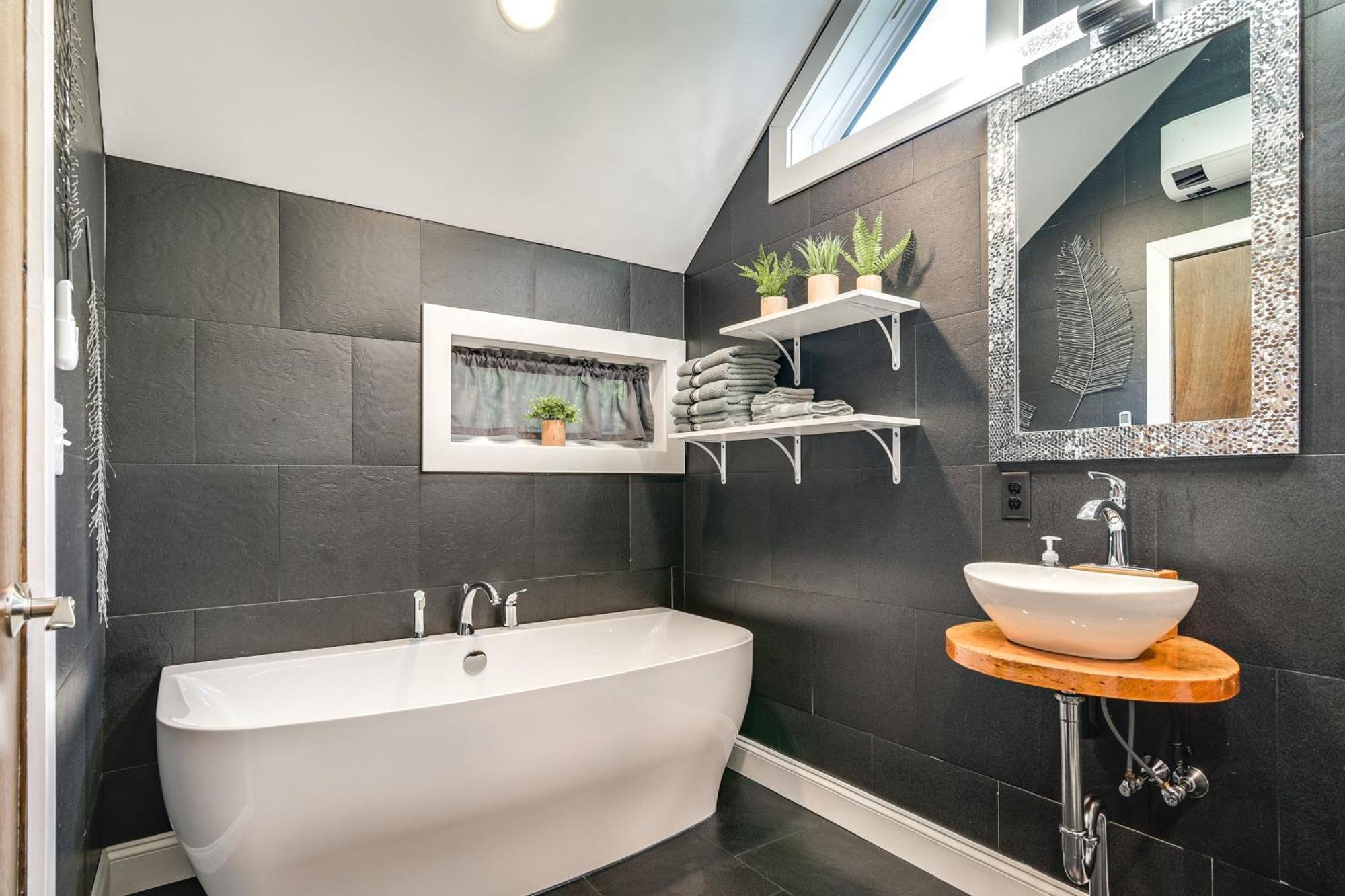 Holiday home Pet-friendly With Private Hot Tub! *