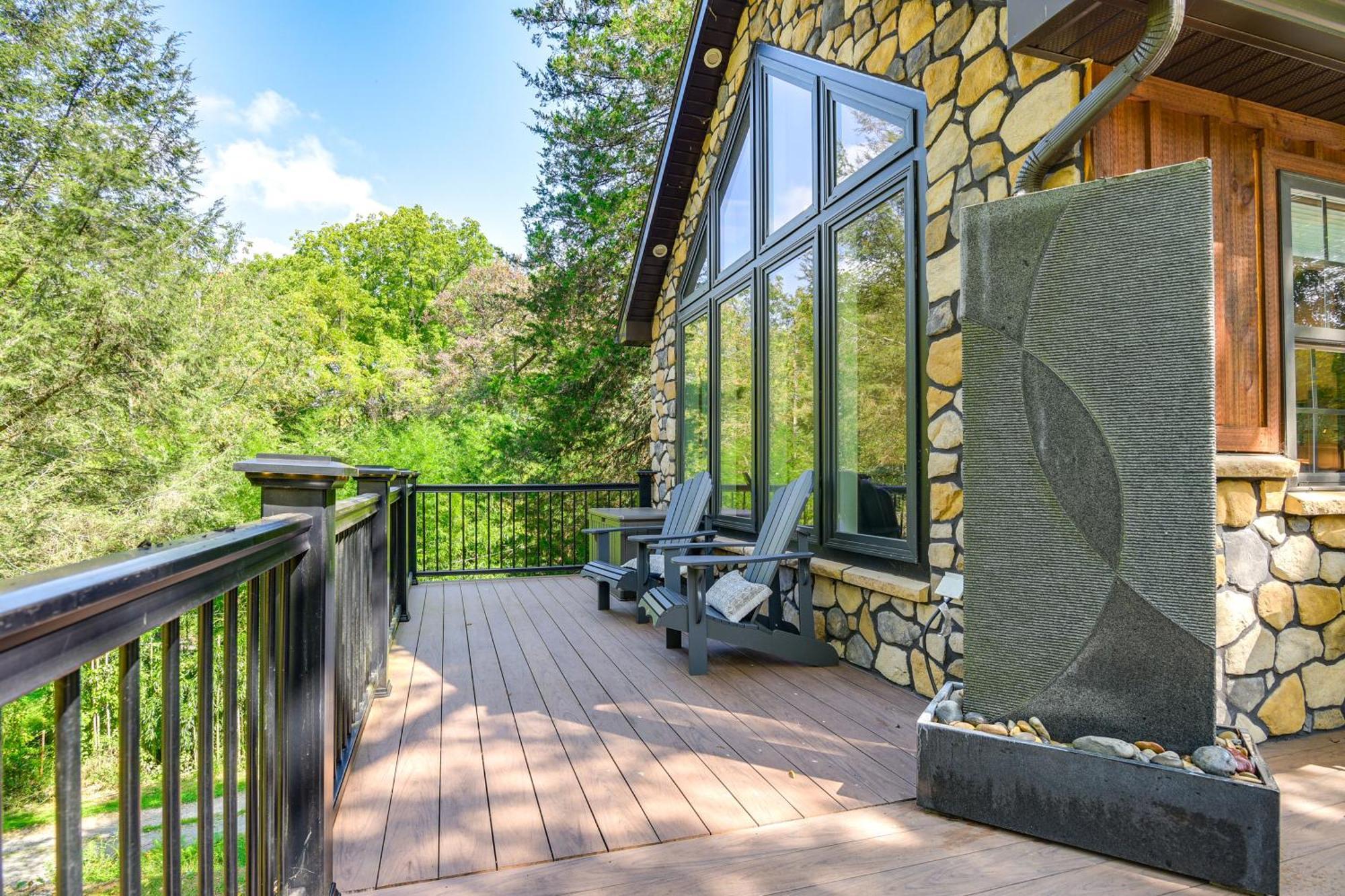 Holiday home Pet-friendly With Private Hot Tub!