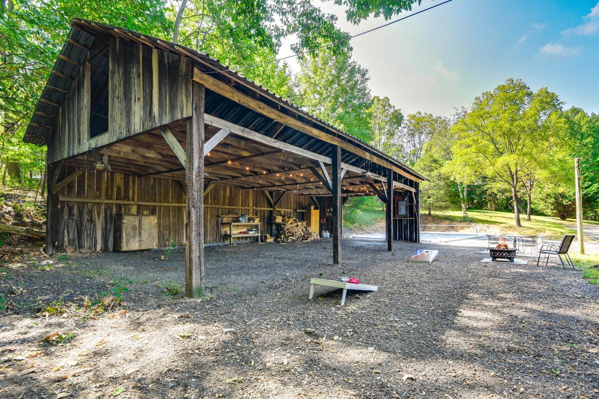 Pet-friendly With Private Hot Tub!